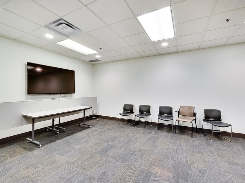 More Photos Of 540 Plains Rd E, Burlington Apartments For Sale