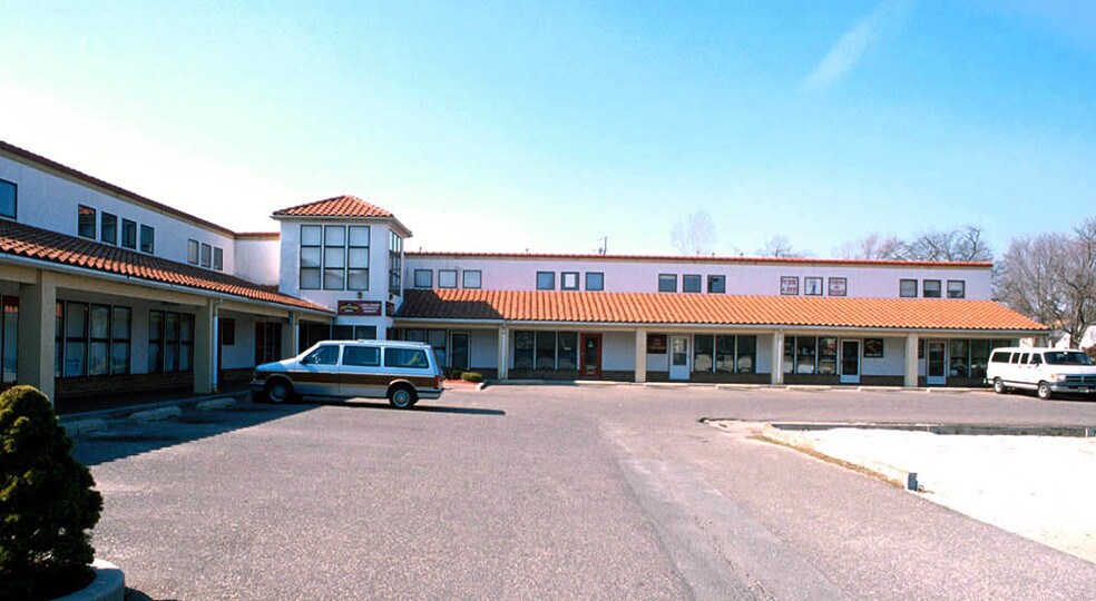 More Photos Of 711 N Main St, Pleasantville General Retail For Lease