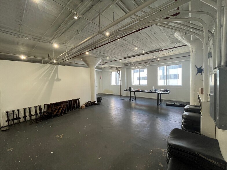 More Photos Of 1922 E 7th Pl, Los Angeles Light Manufacturing For Lease