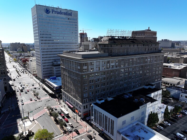More Photos Of 707 Broad St, Newark Office For Lease