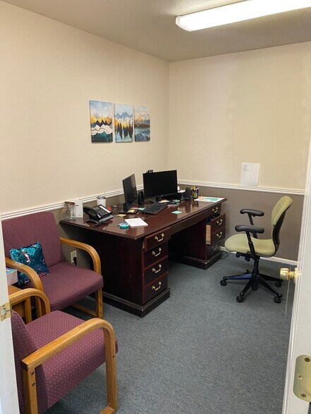 More Photos Of 1455-1463 W Center St, Orem Showroom For Lease