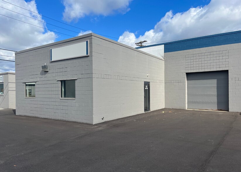More Photos Of 2640 Walden Ave, Buffalo Unknown For Lease