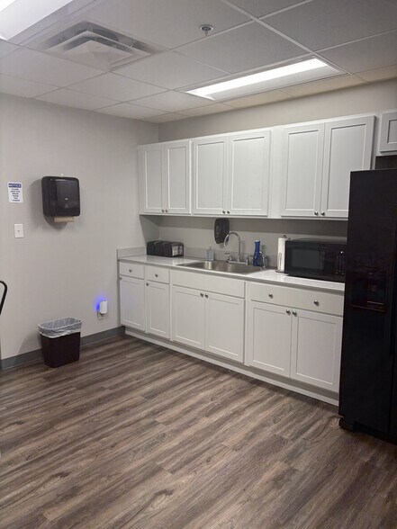 More Photos Of 175 Corporate Dr, Batesville Industrial For Sale