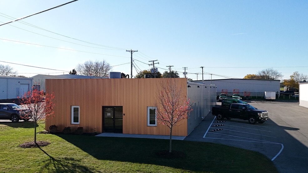 Primary Photo Of 4583 American Road rd, Rockford Flex For Lease