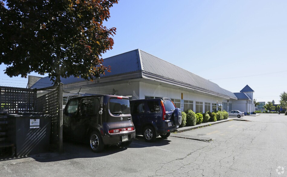 More Photos Of 7953 120th St, Delta Restaurant For Sale