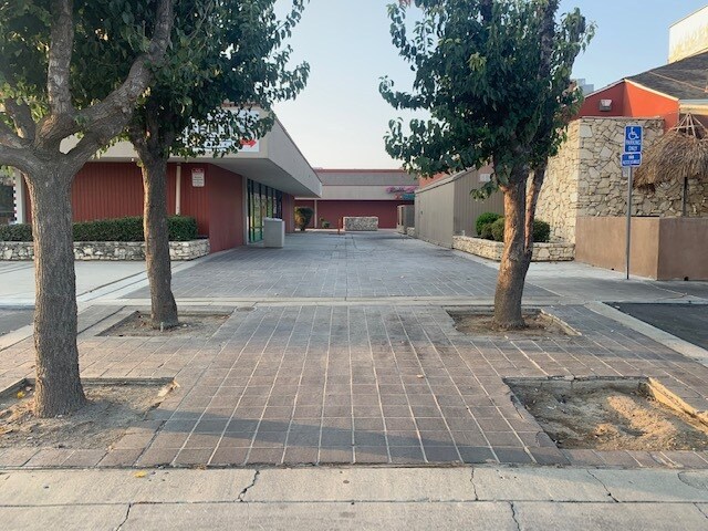 More Photos Of 2500 New Stine Rd, Bakersfield Unknown For Lease