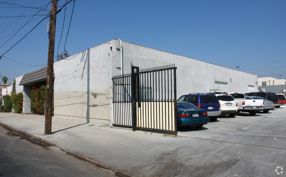 More Photos Of 14655-14657 Lull St, Van Nuys Warehouse For Sale