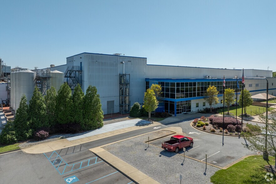 More Photos Of 1101 Jeter Ave, Opelika Manufacturing For Sale