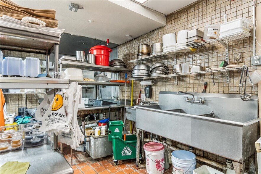 More Photos Of 4 Main St, Kings Park Storefront Retail Residential For Sale