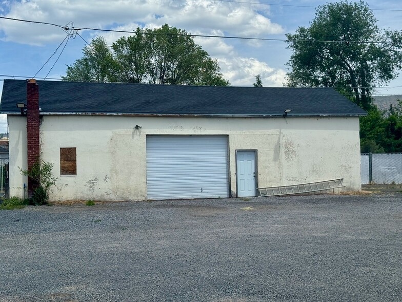 More Photos Of 253 E Main St, Klamath Falls General Retail For Sale