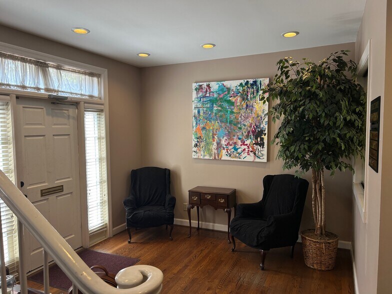 More Photos Of 50 Lenox Pointe NE, Atlanta Medical For Lease