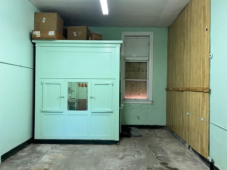 More Photos Of 820 W Broadway St, Muskogee Flex For Sale