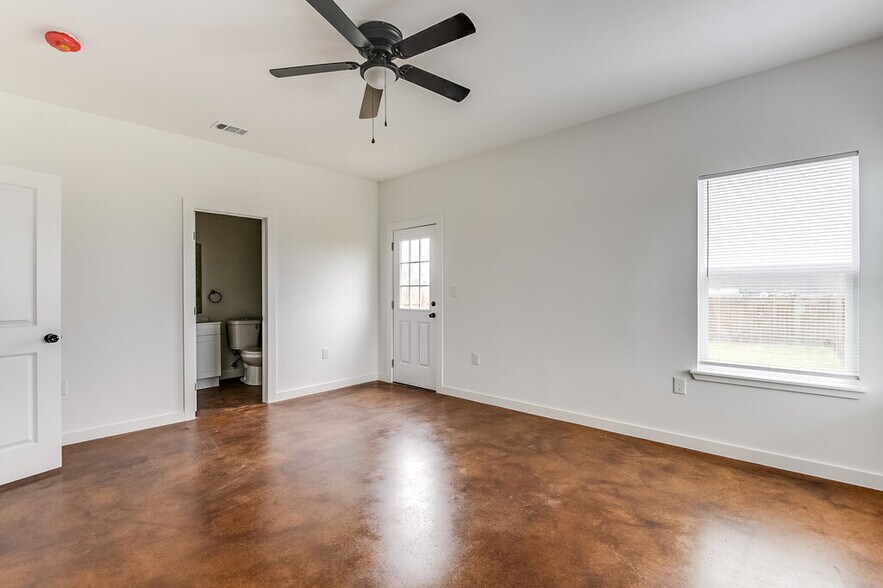 More Photos Of 1020 Burnett blvd, Alvarado Apartments For Sale
