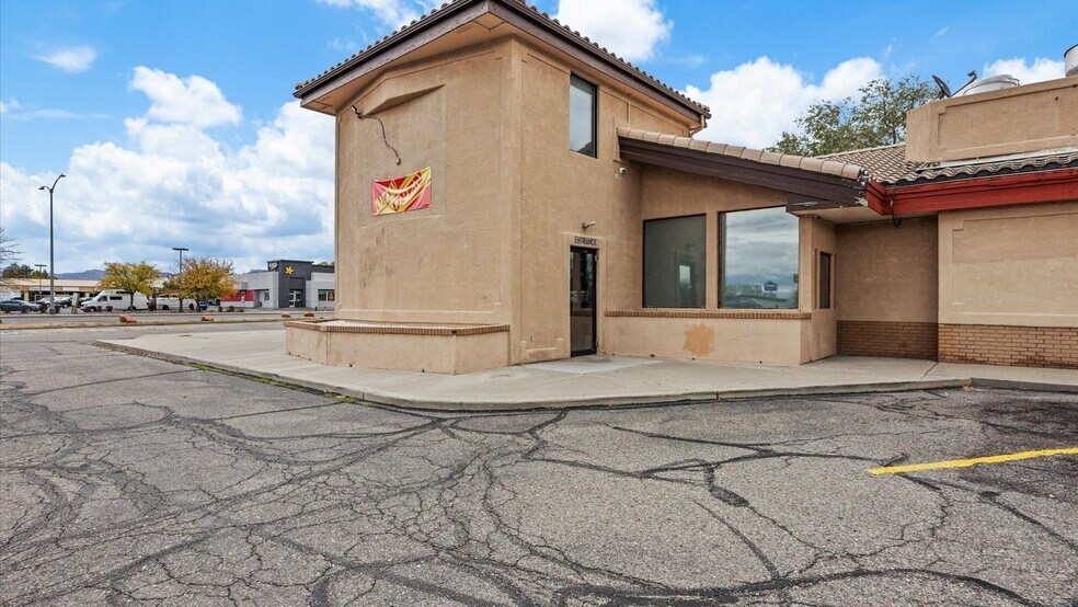 More Photos Of 2839 North Ave, Grand Junction Restaurant For Sale