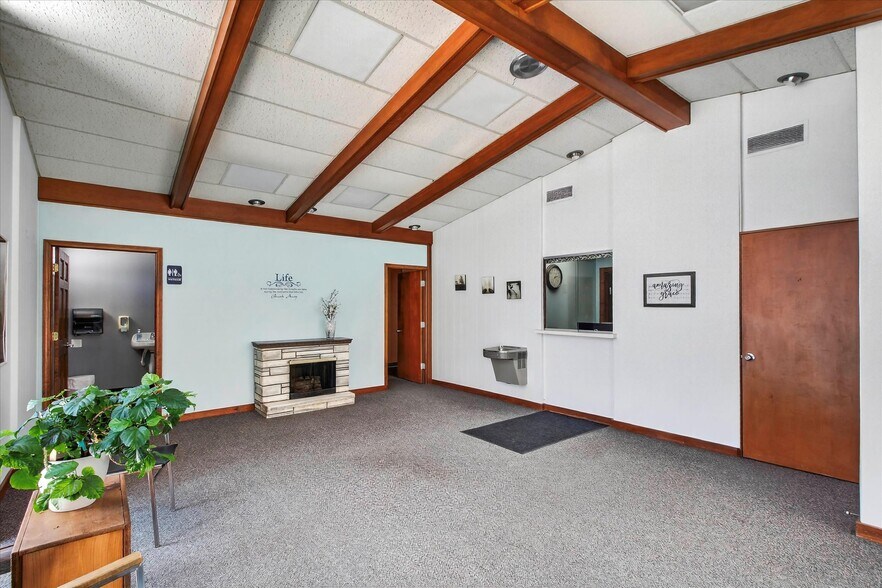 More Photos Of 820 N Pine River St, Ithaca Healthcare For Sale