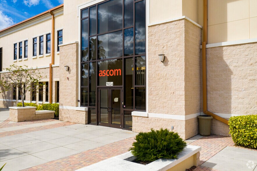 More Photos Of 9024 Town Center Pky, Bradenton Office For Lease