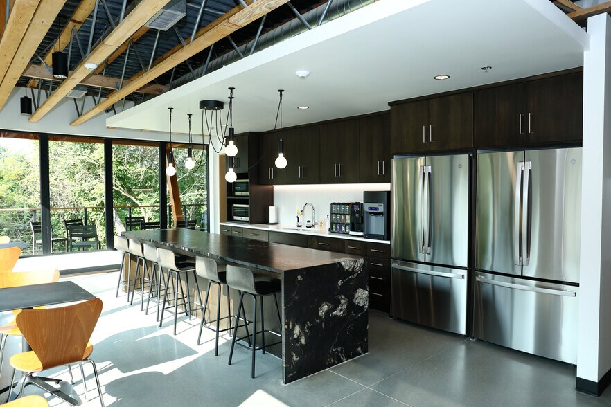 More Photos Of 25618 W 103rd St, Olathe Office For Lease