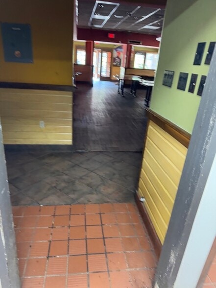 More Photos Of 34 W Main St, Radford Restaurant For Lease
