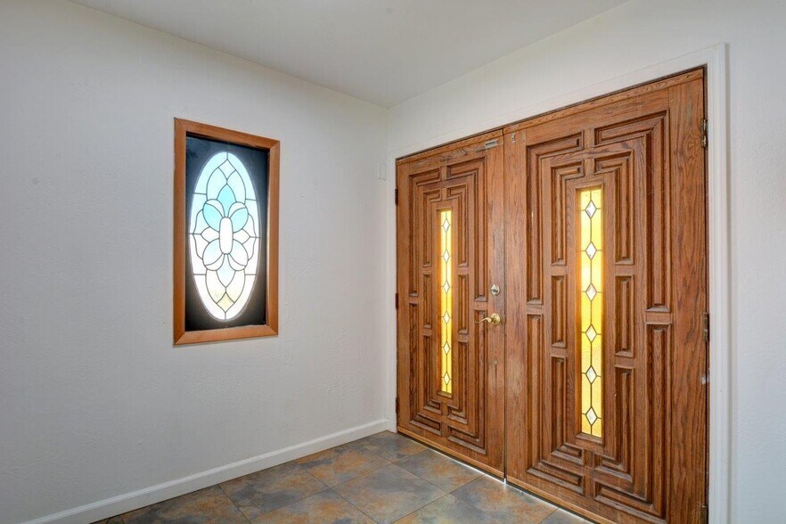 More Photos Of 6804 Agate Rd, White City Flex For Sale