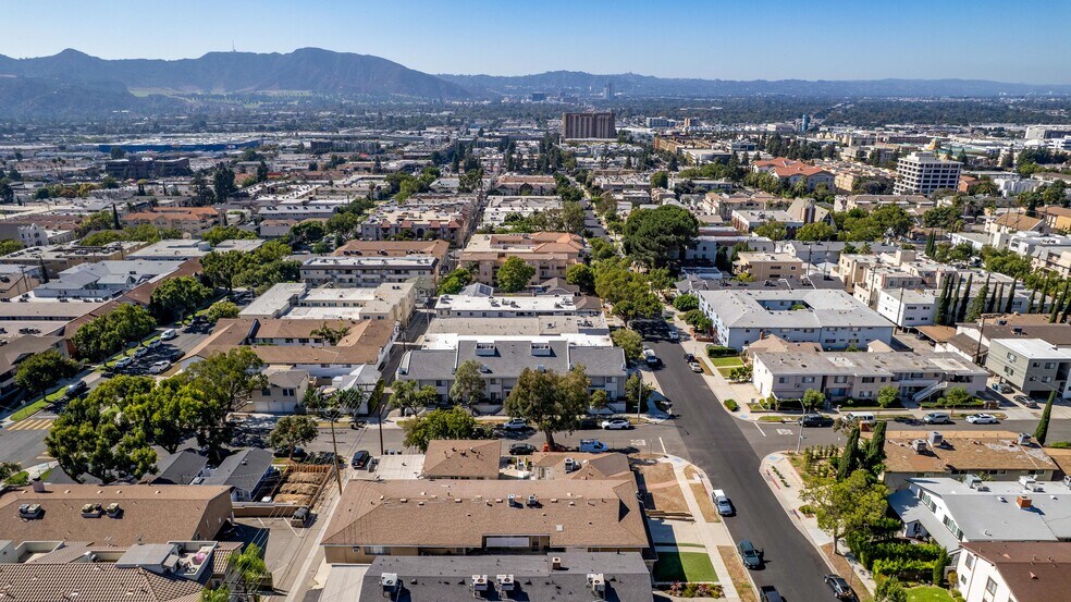 More Photos Of 638 E Tujunga Ave, Burbank Apartments For Sale