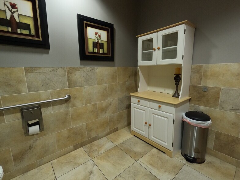 More Photos Of 6570 Naaman Forest Blvd, Garland Coworking Space