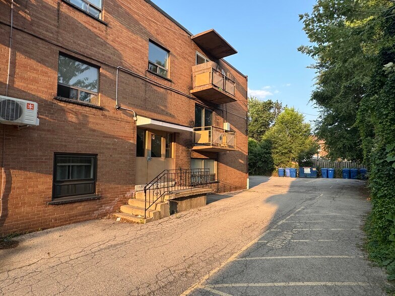 More Photos Of 122 Victoria Ave N, Hamilton Apartments For Sale