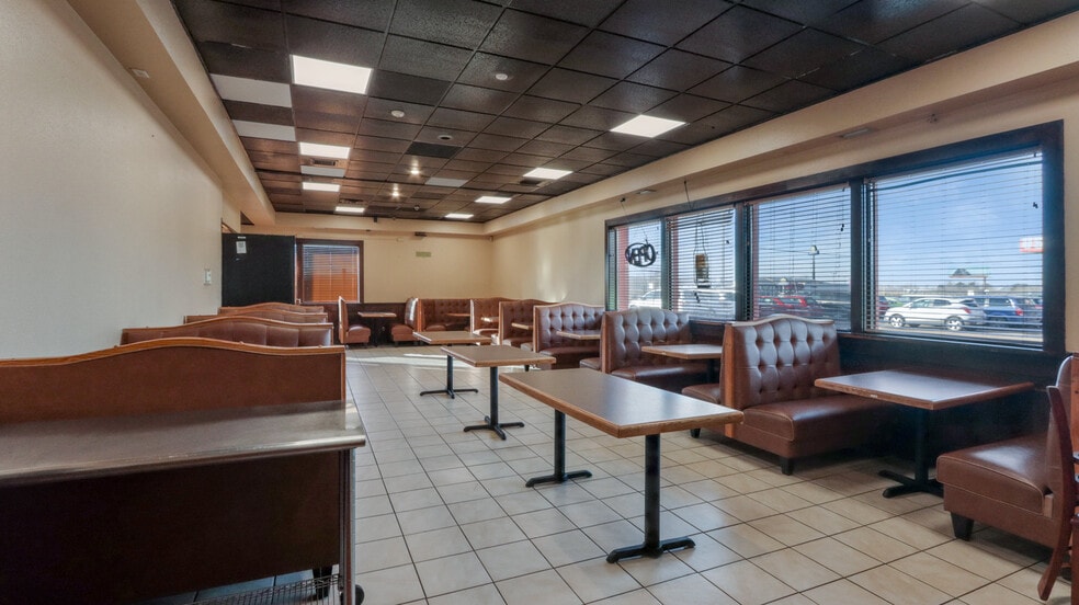 More Photos Of 6220 Texaco Dr, Eau Claire Restaurant For Sale