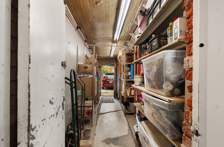 More Photos Of 676 Bloor St W, Toronto Storefront Retail Residential For Sale