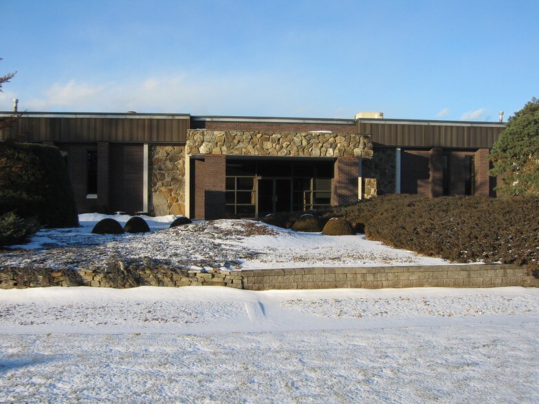 Primary Photo Of 7 Thompson Rd, East Windsor Light Manufacturing For Lease