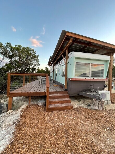 More Photos Of 530 Pioneer Trl, Dripping Springs Specialty For Sale