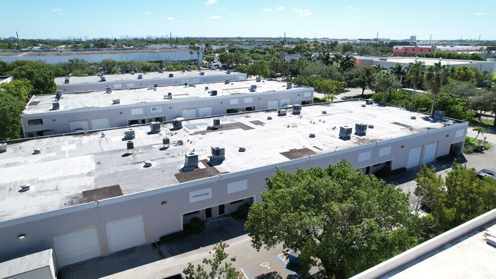 More Photos Of 10855 NW 29th St, Doral Light Manufacturing For Lease