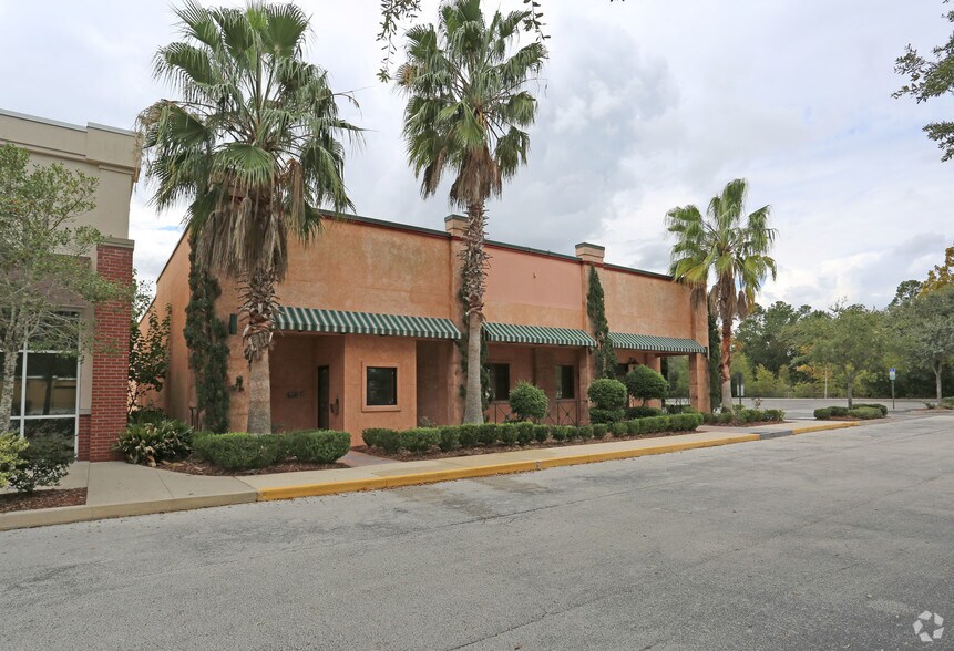 More Photos Of 1750 Wells Rd, Orange Park Restaurant For Lease