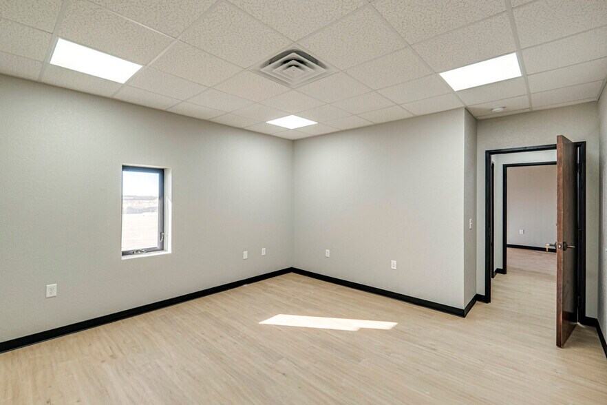 More Photos Of 16791 W Basin St, Odessa Warehouse For Sale
