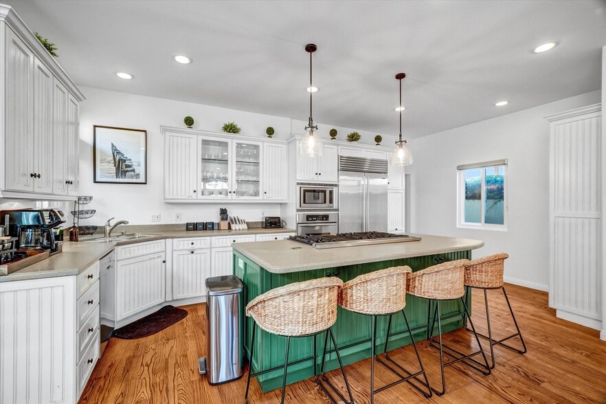 More Photos Of 179 Pomona Ave, Long Beach Hospitality For Sale