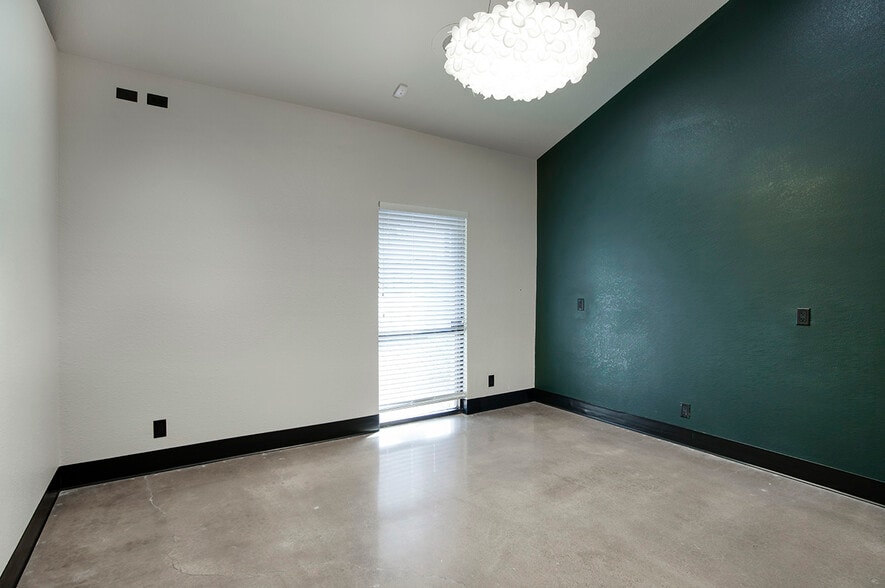 More Photos Of 606 N Stapley Dr, Mesa Medical For Sale