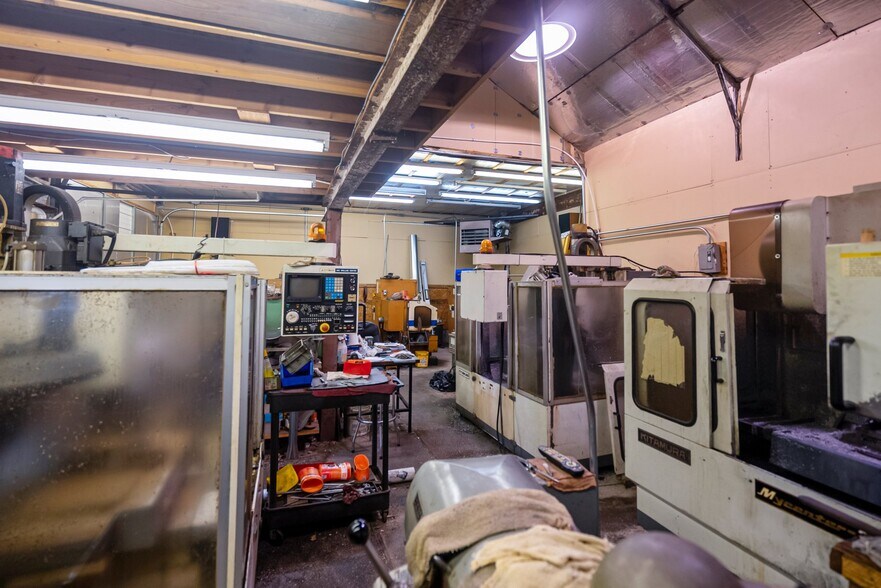 More Photos Of 1112 W Bridge St, Spring City Warehouse For Sale