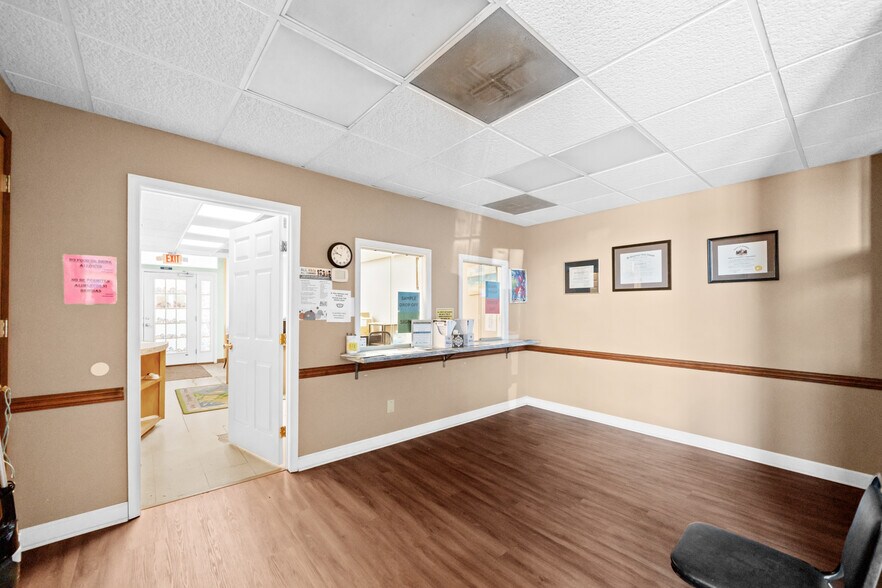 More Photos Of 106 W Myrtle Ave, Foley Office For Sale