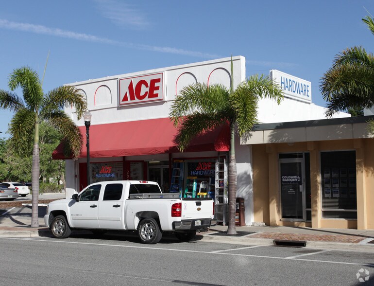 More Photos Of 208 W Marion Ave, Punta Gorda Freestanding For Sale
