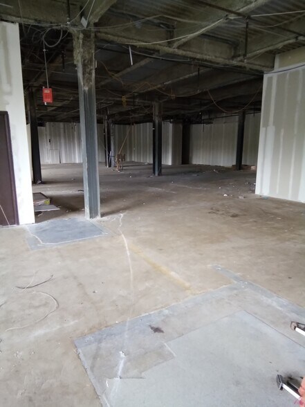 More Photos Of 15 Matthews St, Goshen Office For Sale