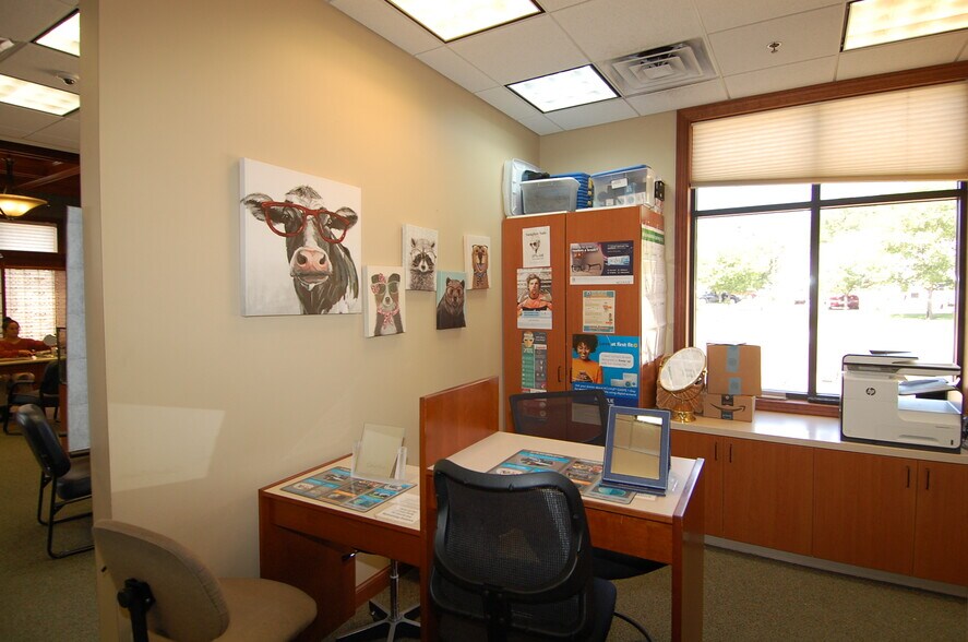 More Photos Of 640 Highway 1 W, Iowa City Office For Sale