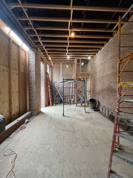 More Photos Of 364 Summit Ave, Jersey City Storefront For Lease