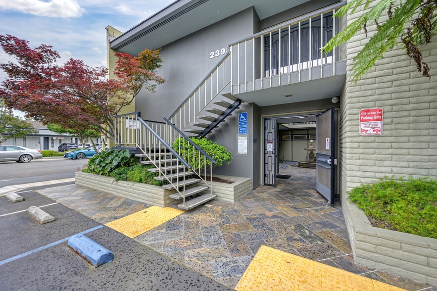 More Photos Of 2398 Fair Oaks Blvd, Sacramento Office For Sale