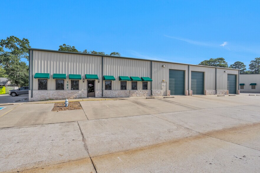 More Photos Of 2418 N Frazier, Conroe Warehouse For Lease