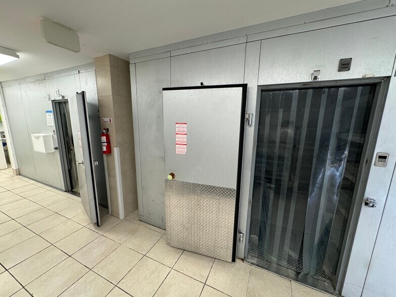 More Photos Of 1722 N Federal Hwy, Hollywood General Retail For Lease