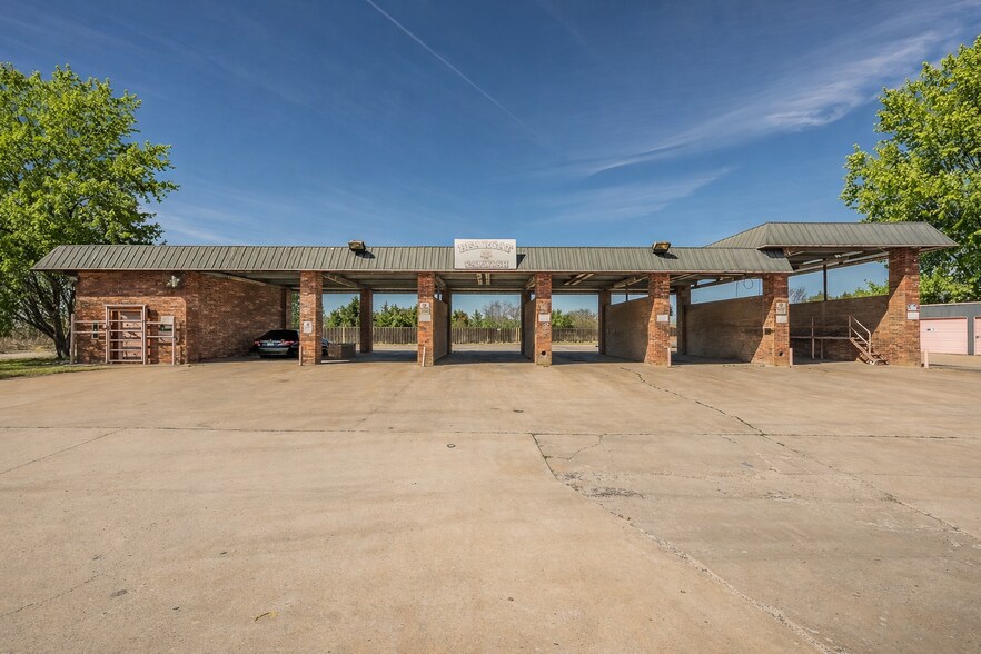 More Photos Of 1300 S Washington St, Pilot Point Carwash For Sale