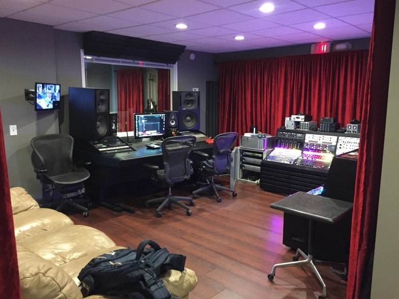 More Photos Of 500 Bishop St, Atlanta Theater Concert Hall For Lease