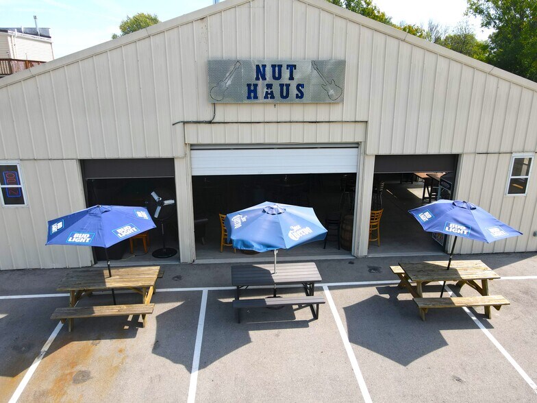 More Photos Of W3239 Dundas Rd, Kaukauna Bar For Sale