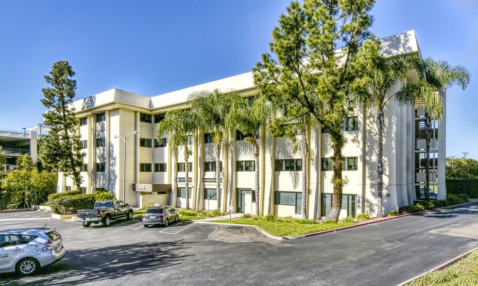 More Photos Of 7930 Frost St, San Diego Medical For Lease