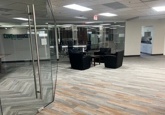 More Photos Of 9485 Regency Square Blvd, Jacksonville Office For Lease