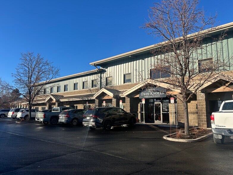More Photos Of 2500 NE Twin Knolls Dr, Bend Medical For Sale